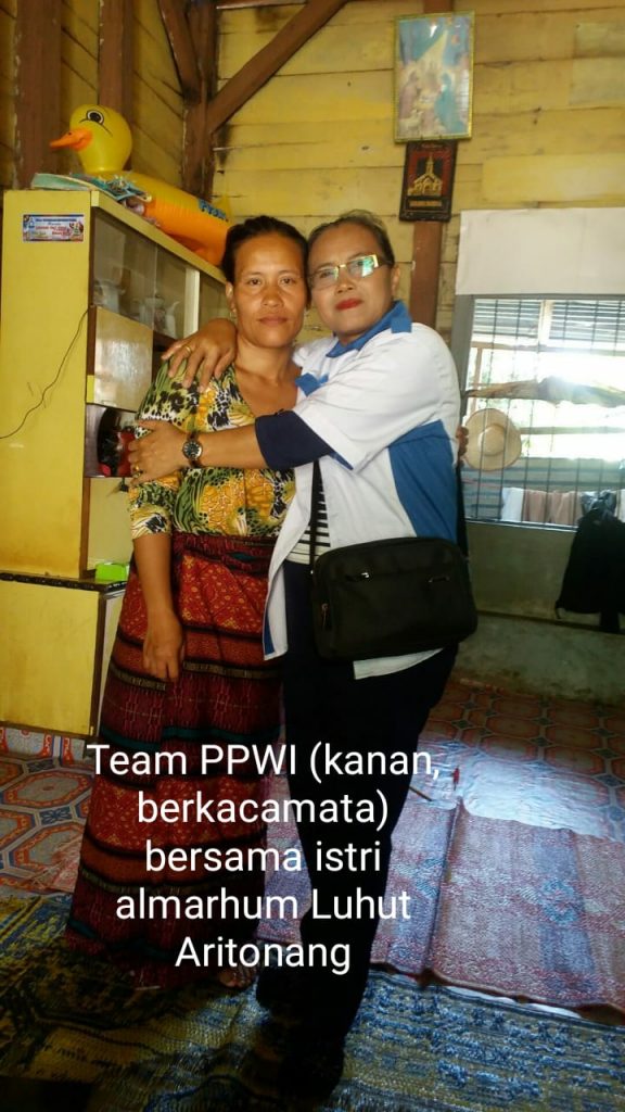 Ketua KPPS Luhut Aritonang Wafat, PPWI Sambangi Keluarga Almarhum