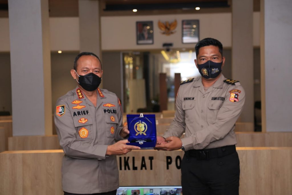 Kalemdiklat Polri Memberikan Pembekalan Kepada Calon Perwira Sekolah Inspektur Polisi Angkatan 49 Tahun 2020