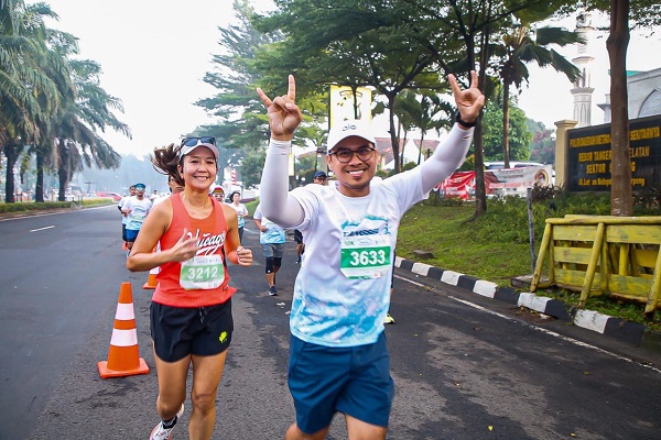 Pilar dan Bima Arya Ramaikan Tangsel Marathon 2022